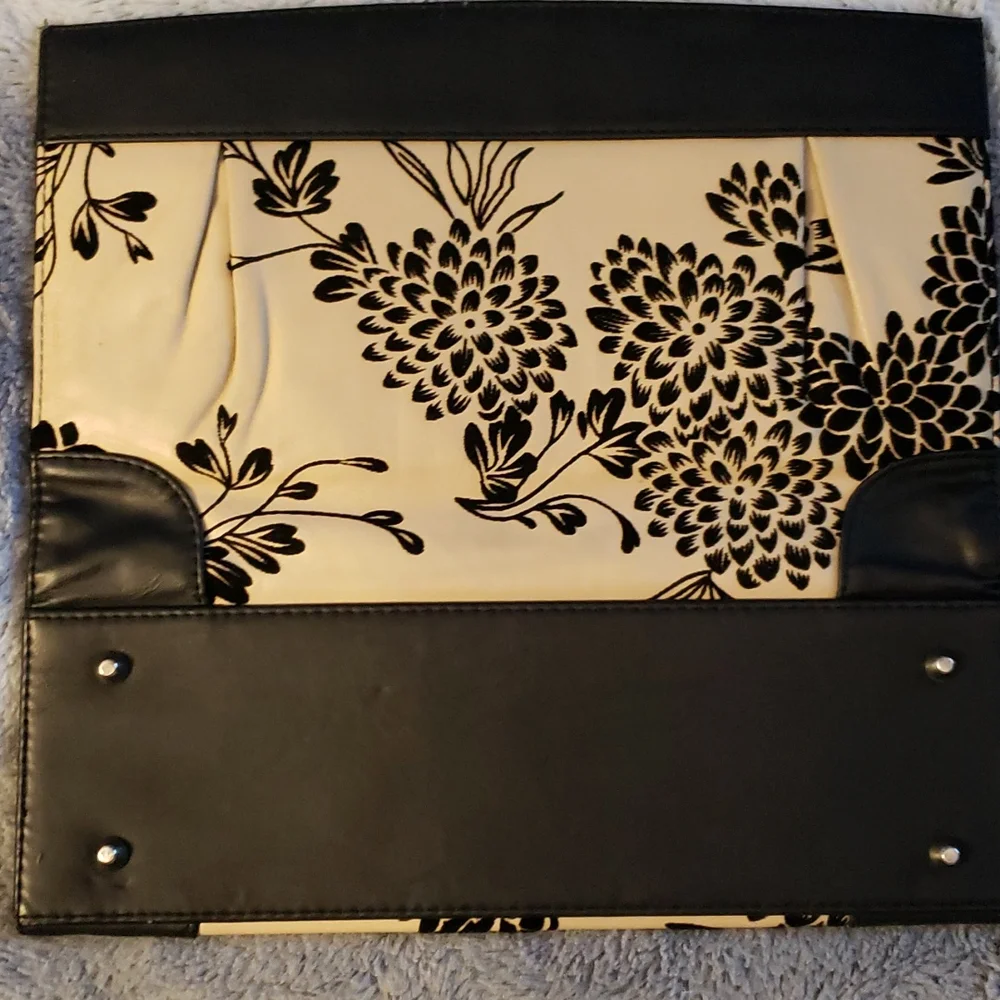 MICHE MAGNETIC PURSE COVER.